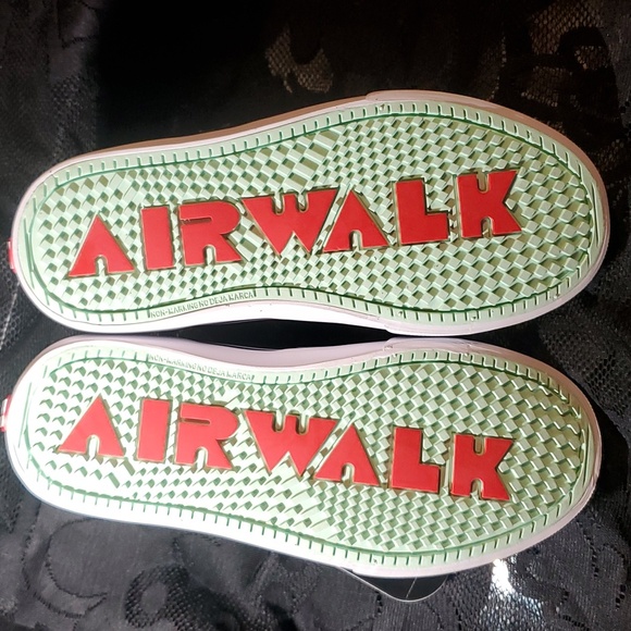 AIRWALK CHILDRENS SNEAKERS - Picture 3 of 5